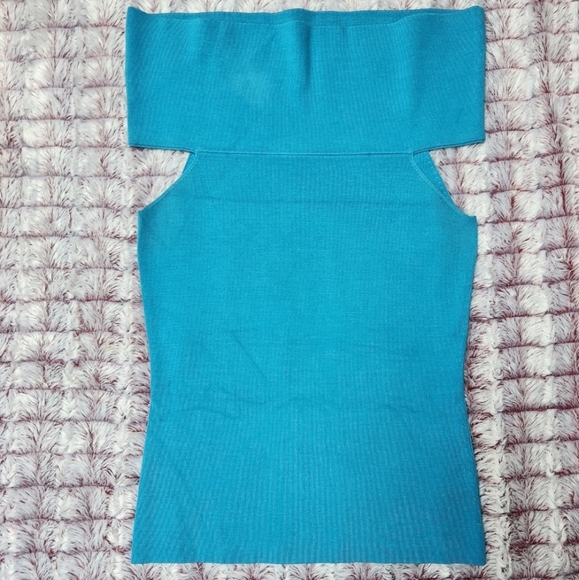Ann Taylor Sleeveless Boatneck top - Picture 2 of 5